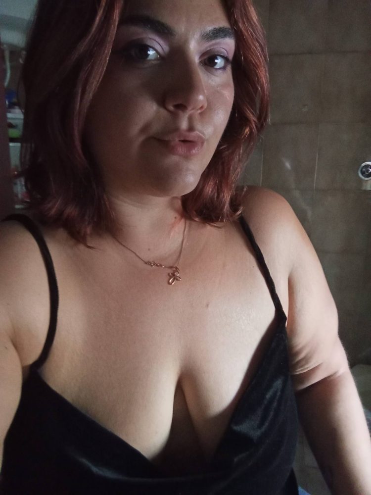 Sono alla ricerca di divertimento con solo uomini 
Mi piace fare i massaggi sexy ovviamente con regalo.