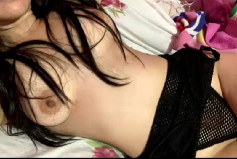 TRIESTE SENSUL PORCA AL LETTO COME UNA VERA FIDANZATA BACI CON LINGUA POMPE NUDE FACCIO UN SACCO DI COSE AL LETTO MULTIPLE ORGASMI  MIE FOTO REALI 