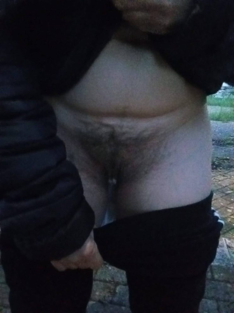 Piacere Monica 55 anni donna matura milf cerca incontri con uomini dolci educati gentili e puliti