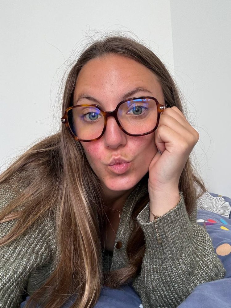 Disponibile per un vero e proprio incontro sessuale.