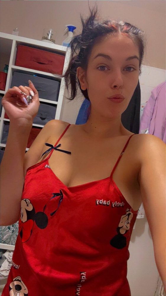 Sono Clara, un'elegante escort pronta a offrirti momenti di passione e intimità.👅. 

Telegram: @Clara12380