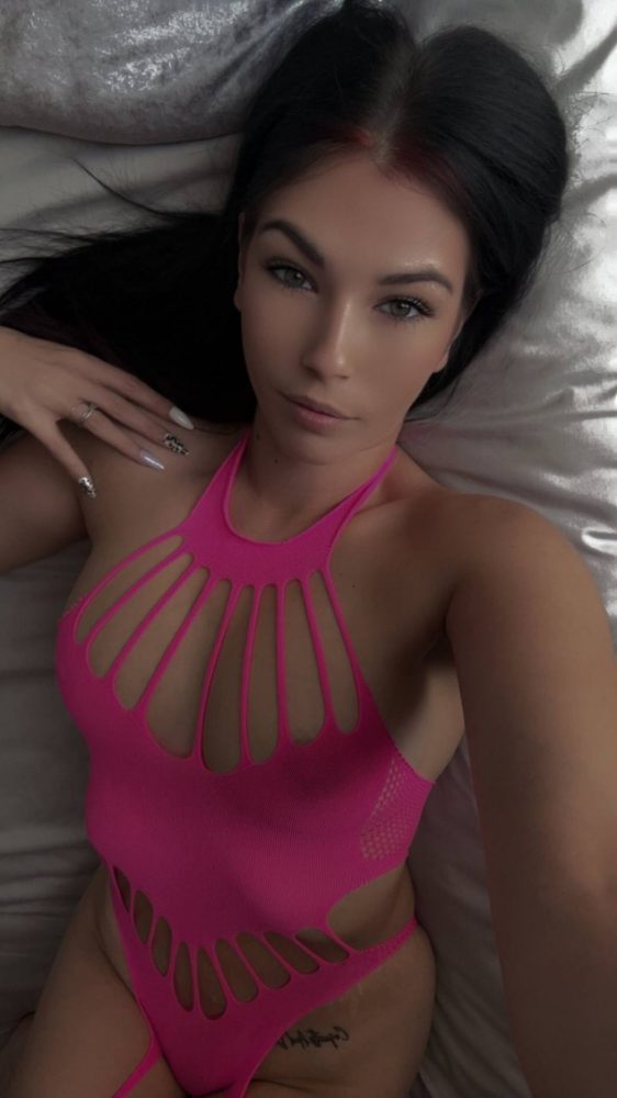 Sono disponibile per qualsiasi tipo di sesso senza impegno. Se sei interessato, lasciami un messaggio 👅. 

Telegram: @Clara12380