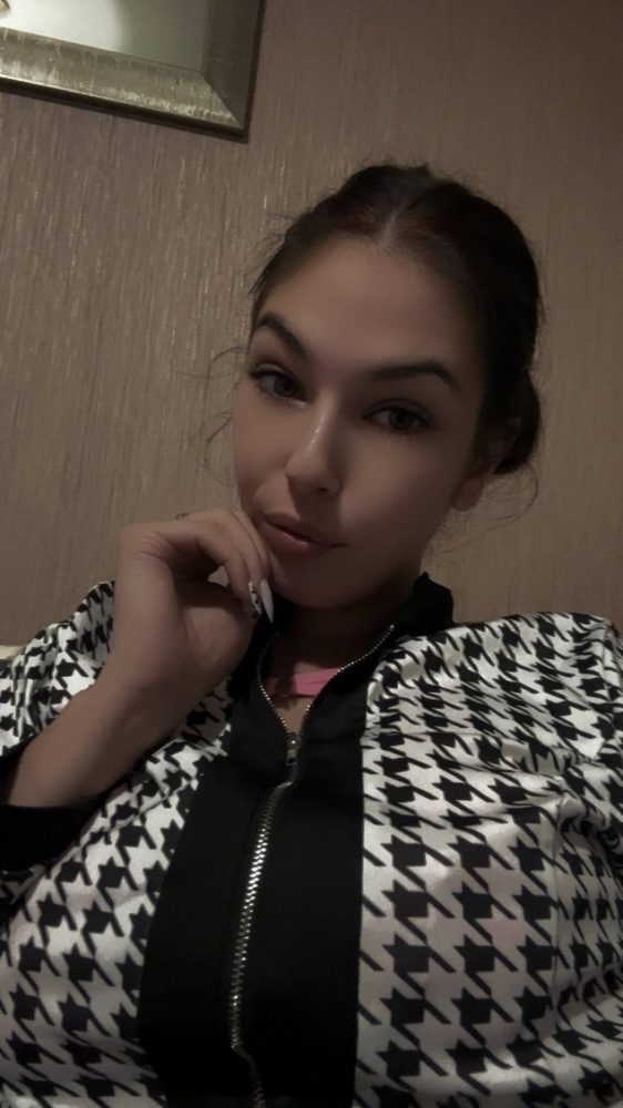 Sono disponibile per qualsiasi tipo di sesso senza impegno. Se sei interessato, lasciami un messaggio 👅. 

Telegram: @Clara12380