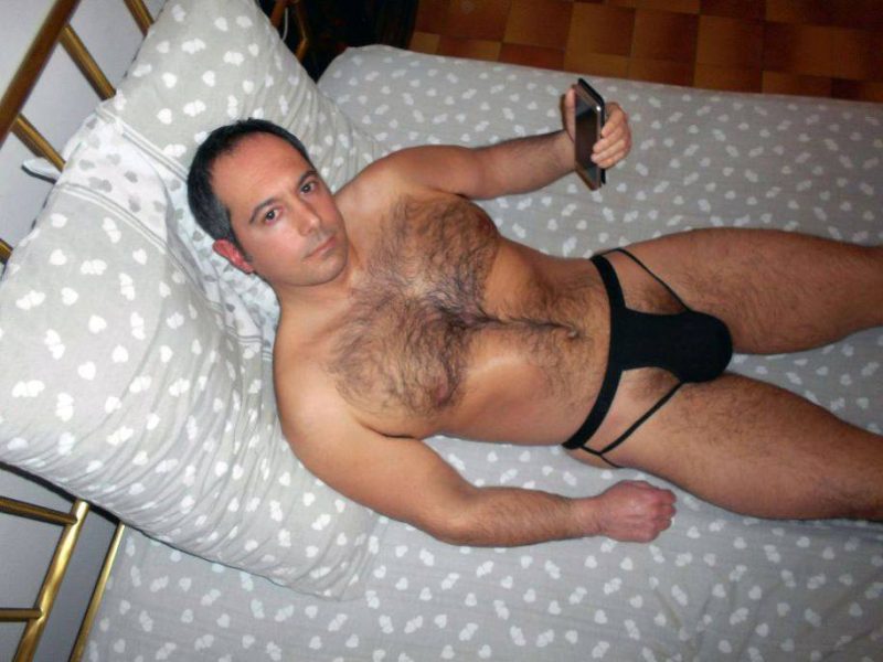 Gigolo e massaggiatore tantra yoni per donna e coppia sposata a varese milano firenze pistoia napoli milano 3911793921 DI BASE A FIRENZE