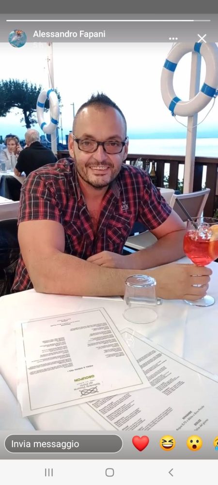 Mi piacerebbe molto leccartela tutta ma proprio tutta fino a quando non mi vieni in bocca e poi leccartela tutta ancora senza perdere una goccia del t