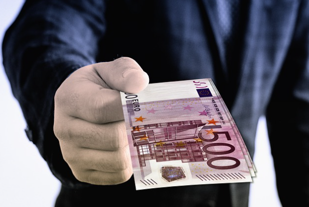 🇮🇹 Offro di soldi urgente tra privato 2% 

