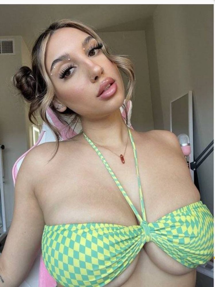 Sono disponibile per sesso anale a pagamento, sesso orale, bacio❤️❤️❤️🔥 telegram username Sabrina485920