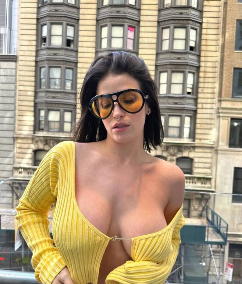 Sono disponibile per sesso anale a pagamento, sesso orale, bacio❤️❤️❤️🔥 telegram username Sabrina485920