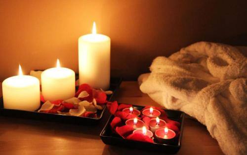 CONCEDITI 45MIN DI PPRIMA RELAX CON UNA BELLA MASSAGGIATRICE QUALIFICATA INIZIANDO CON UNA DEPILAZIONE INTIMA (solo su richiesta)
