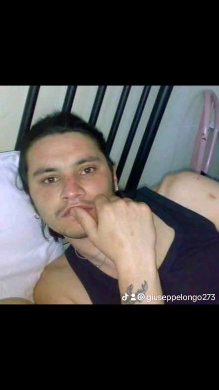 Sono Giuseppe 43Anni  disposto accompagnare donne anziane ovunque, e cerco donne grandi per sesso 