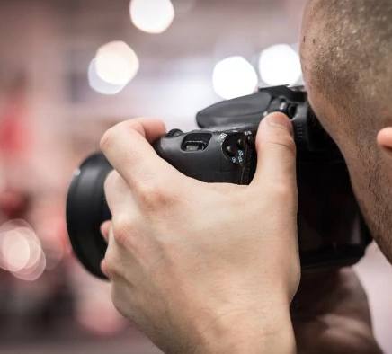 Fotografo voyeur per riprendervi nei vs. momenti erotici trasgressivi