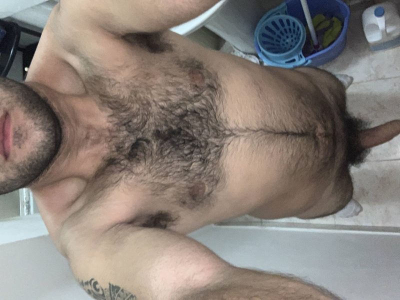Ciao sono Gavino e sono di Sassari non chiedo soldi, scrivetemi al mio numero 3442951966 