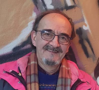 Maturo 68 anni cerca scopamica 