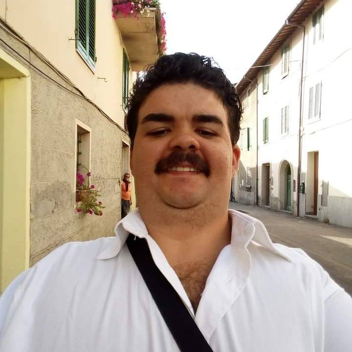 Mi chiamo Davide benassi sono di Camaiore ho 25 anni 
Ho voglia di scopare tutte le donne dai 18 a  55 anni 
