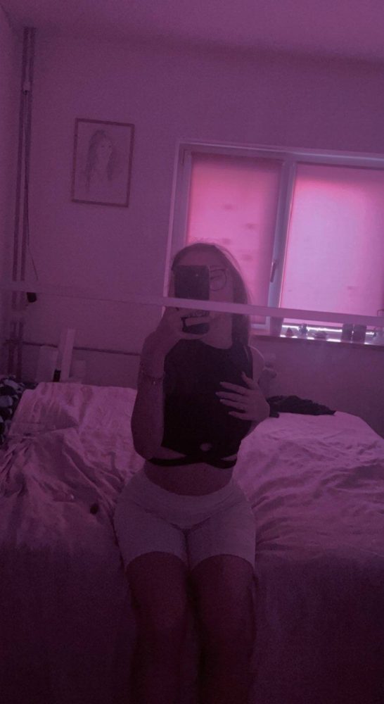 I am available for paid sexy encounters if you are interested write me on WhatsApp