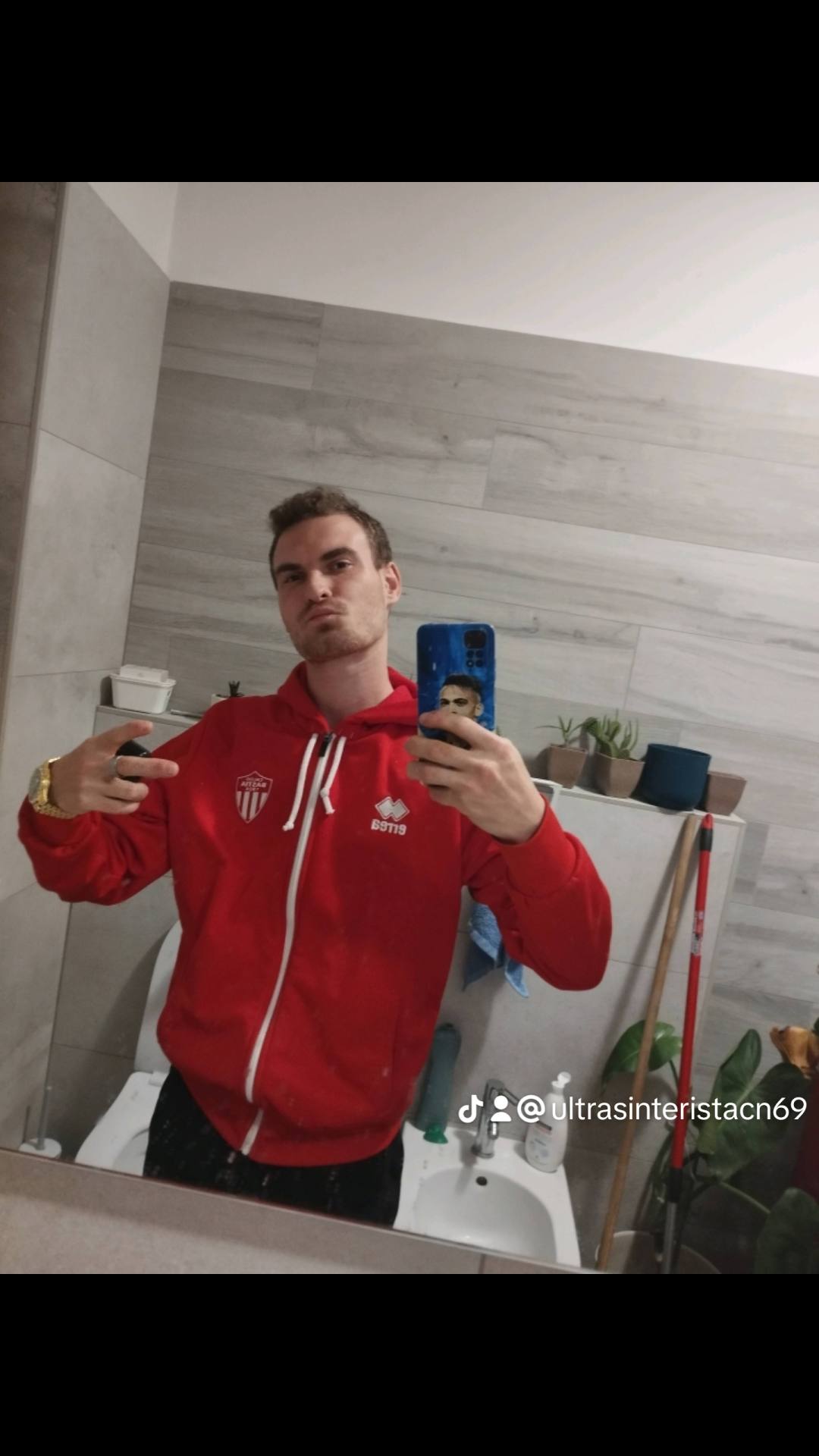cerco una scopamica con lui guardone 