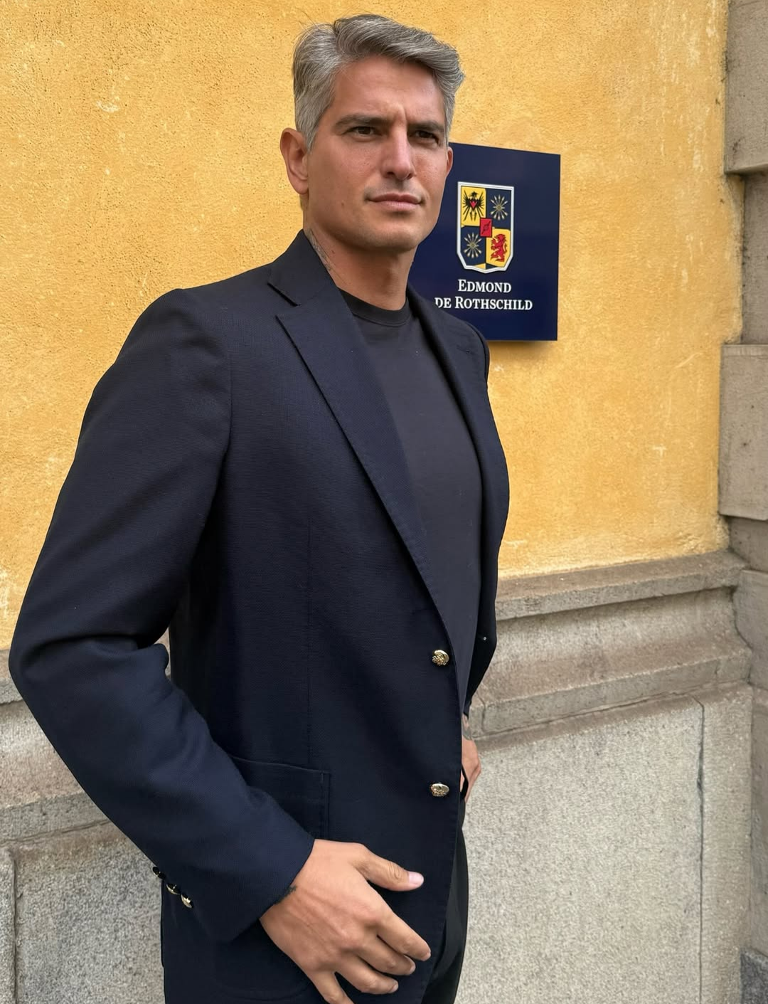 Ciao sono Ferdinando Lorenzotti cerco bel maschione comunista gay , cercatemi anche su Instagram garboofficial o tiktok garboofficial2