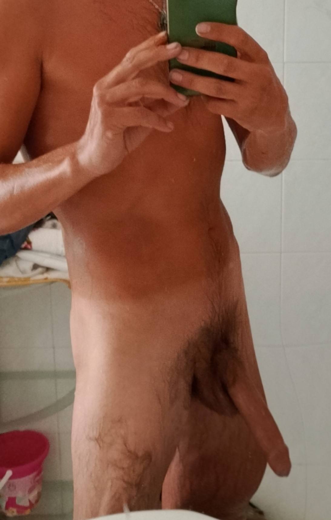 Cerco donna per conoscenza e divertimento artigiano single 42 anni 