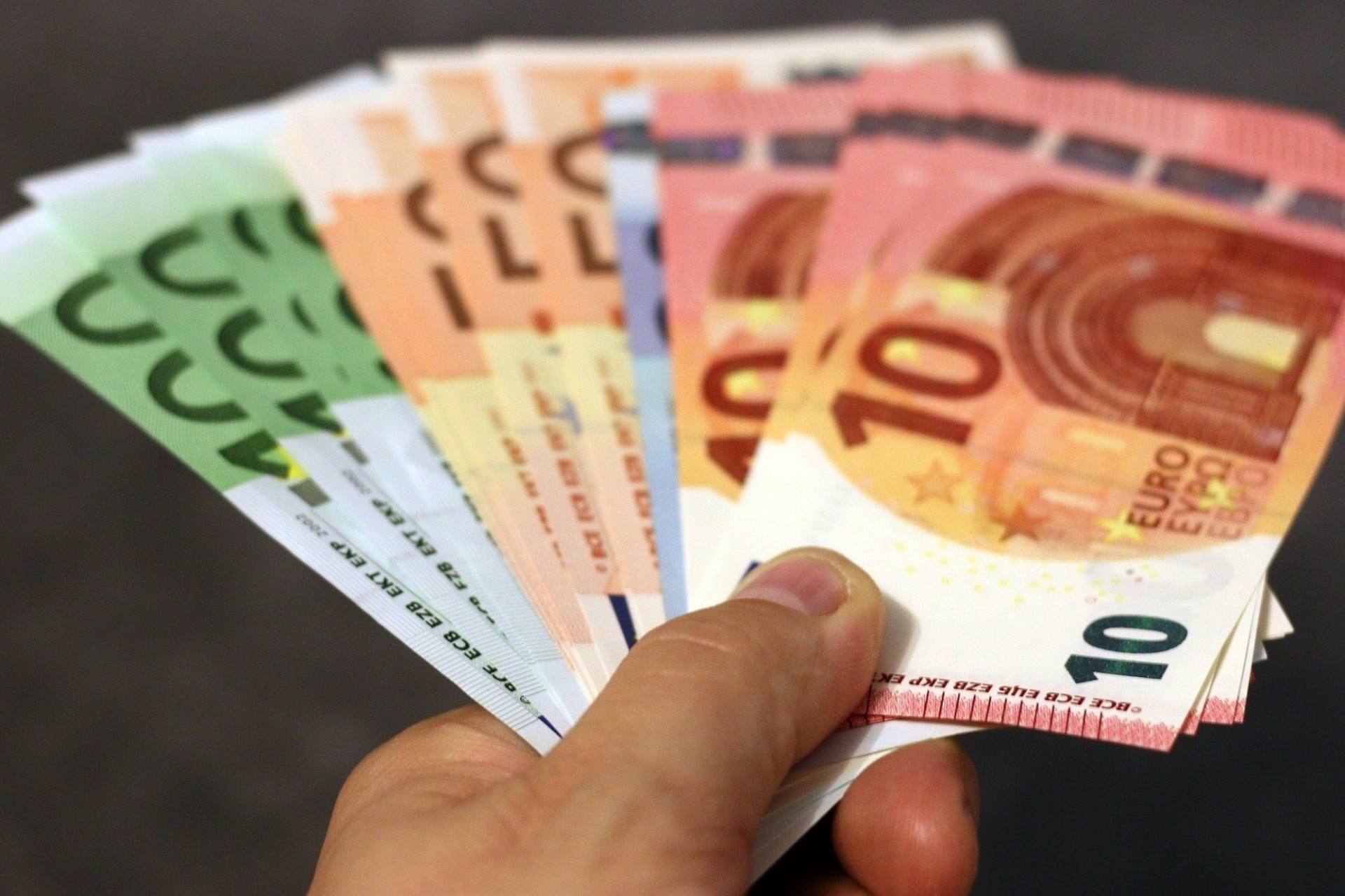 OPPORTUNITÀ  DI DENARO A TUTTI DI 2OOO - 8.OOO.OOO 
E-mail: aichamancini@libero.it 