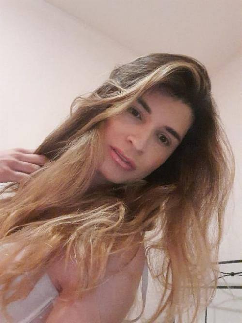 SAGRARIO- TRANS MARILIN VERE FOTO LA VERA REGINA DEI POMPINO SCOPERTO E BACI LUNGO  ANCHE PER COPPIE