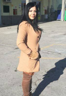 SERENA INTENSA COMPLICITA...LABBRA CARNOSE E BACI PASSIONALI....ITALIANA