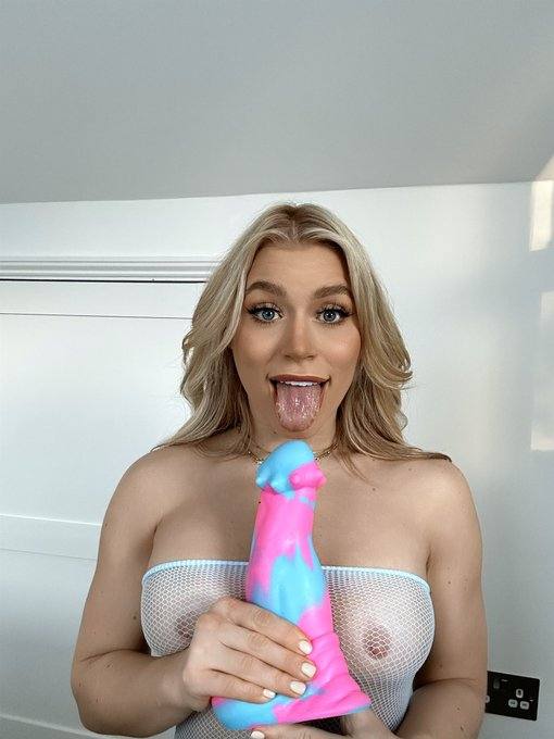 ALICE A FORMIA ❤️ SENSUALE E DELICATA .COMPLETISSIMA 🤤☆..GOLA PROFONDA ☆ CON UN CULETTO FANTASTICO!!.. PRELIMINARI NATURALI =69=PRENDIMI A PECORINA R