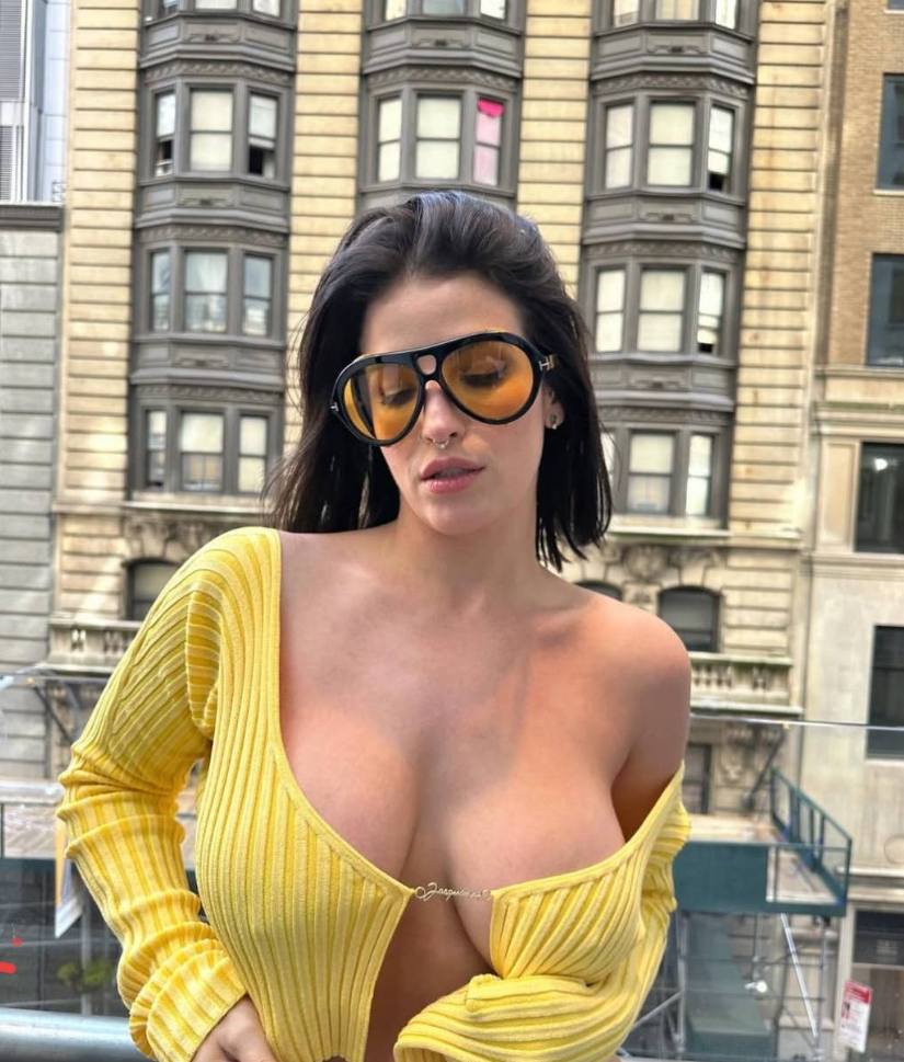 Sono disponibile per sesso anale a pagamento, sesso orale, bacio❤️❤️❤️🔥 telegram username Sabrina485920