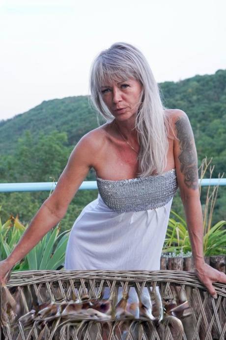 Una notte di desiderio con Sara al telefono erotico